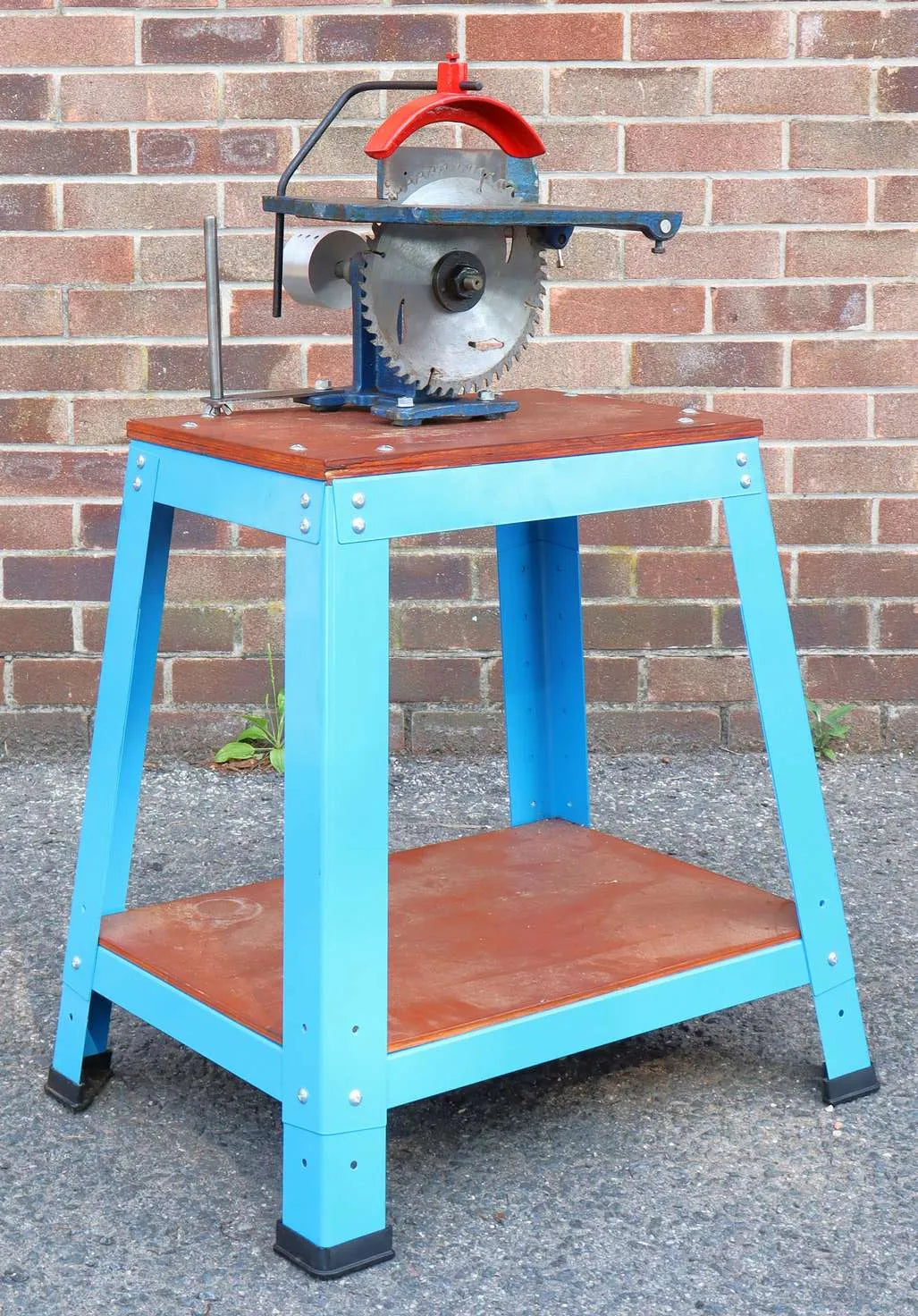 Saw bench