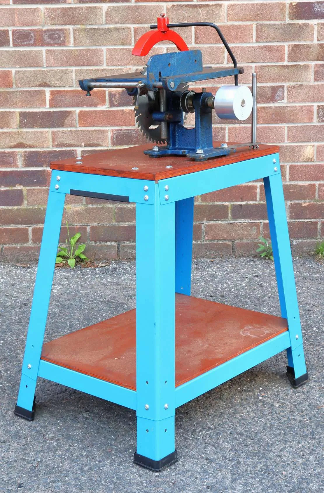 Saw bench