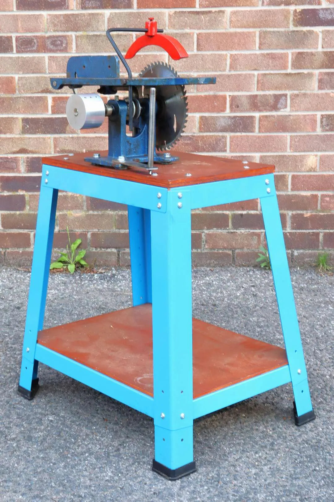 Saw bench