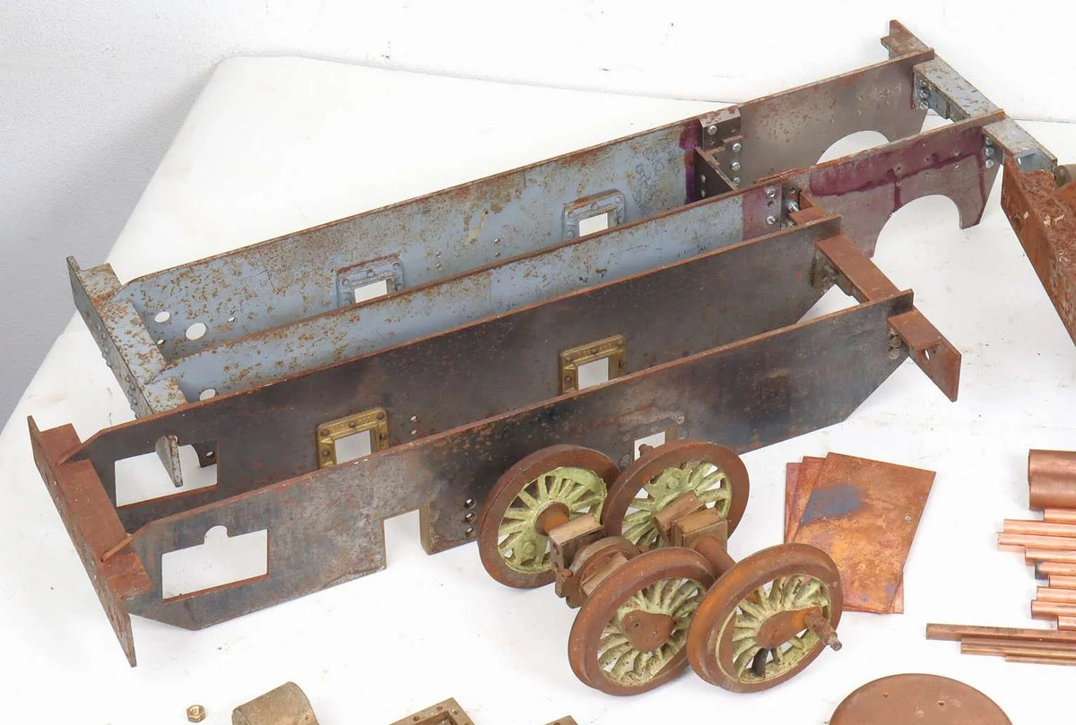 Box of 3 1/2 inch gauge "Juliet" parts