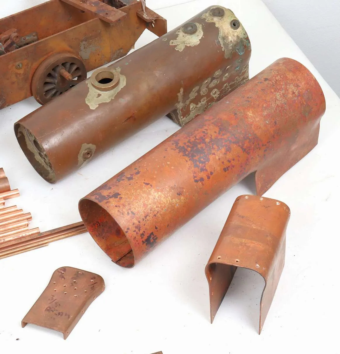 Box of 3 1/2 inch gauge "Juliet" parts