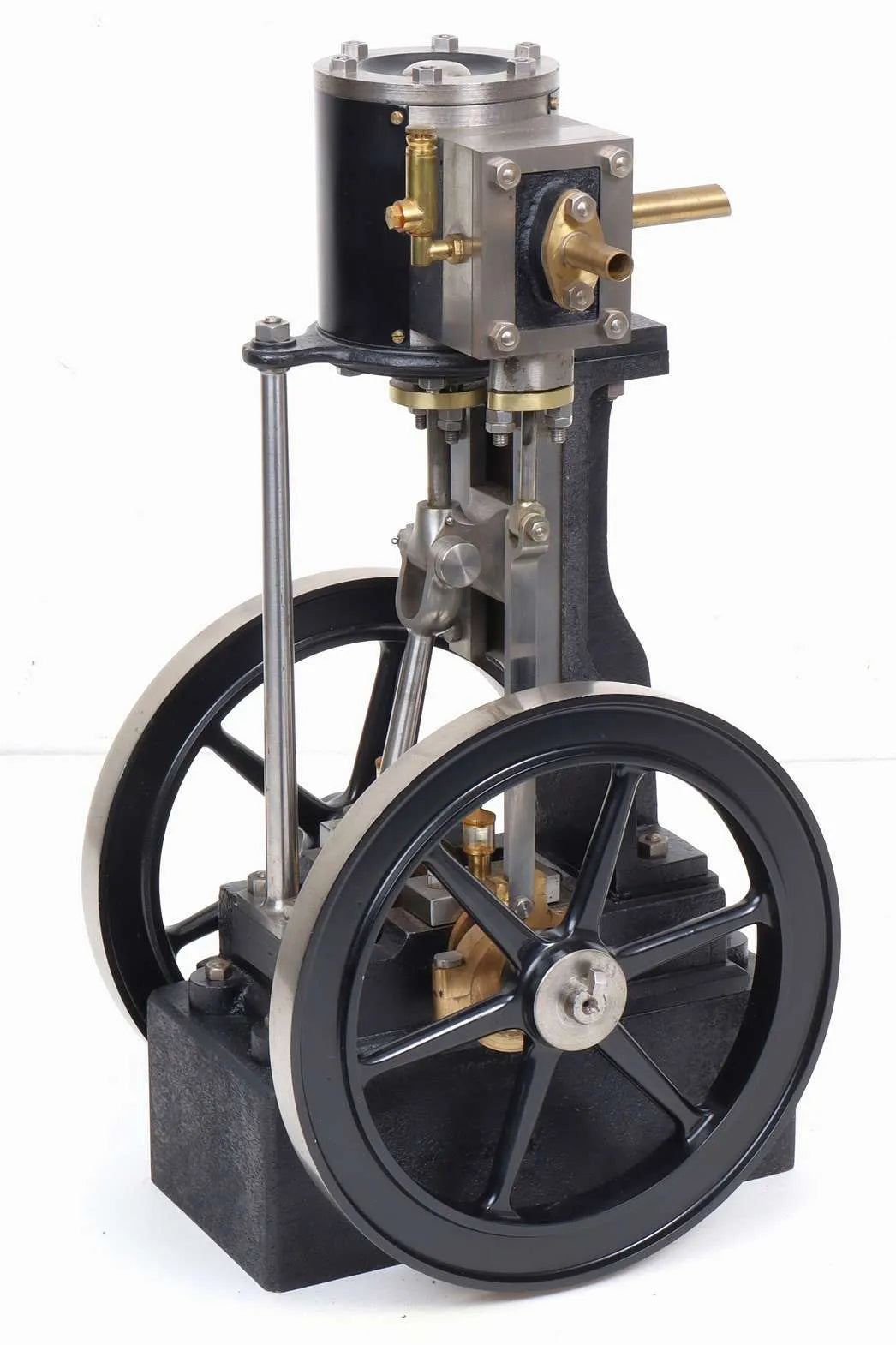 Large vertical engine