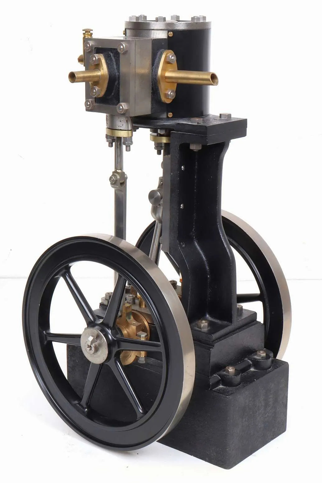 Large vertical engine