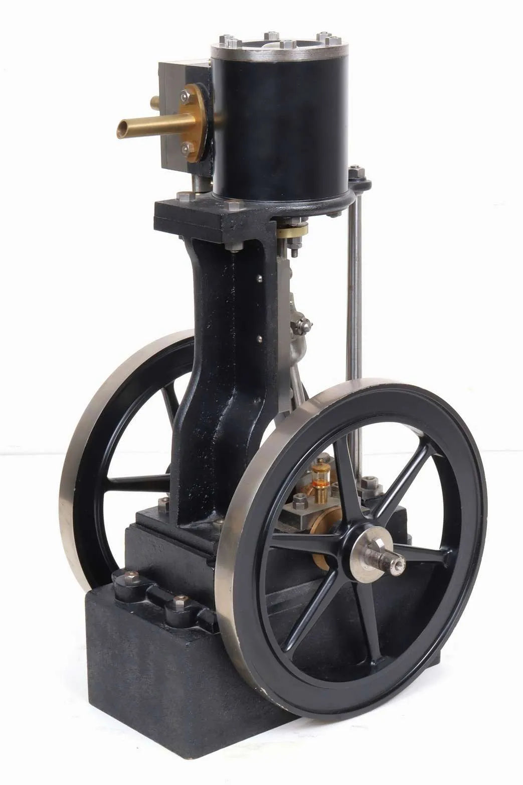 Large vertical engine