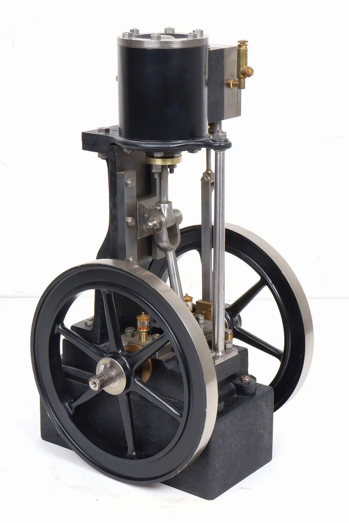 Large vertical engine