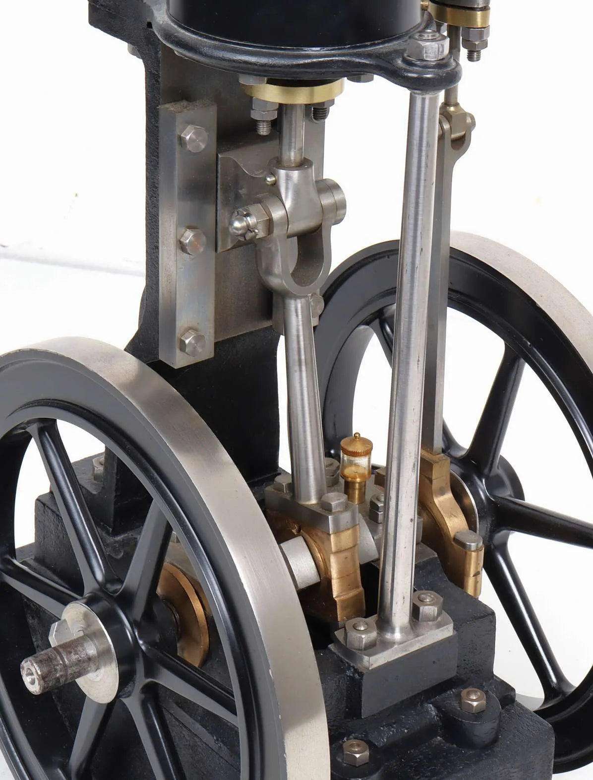 Large vertical engine