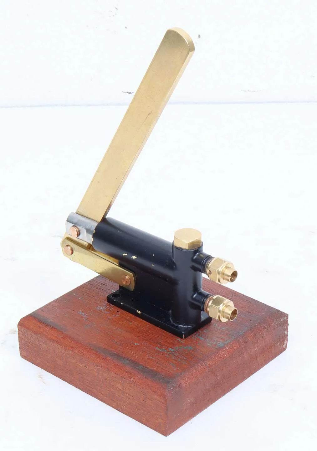 1/2" ram hand pump