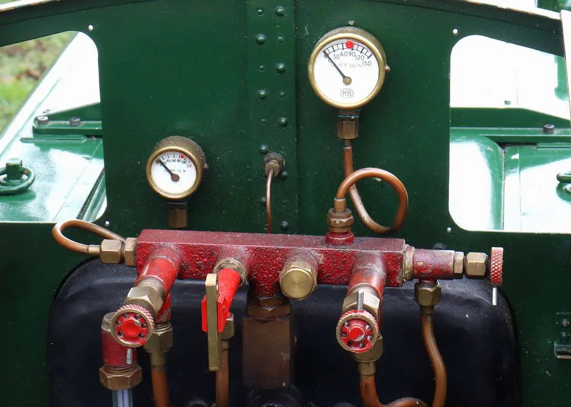 7 1/4 inch gauge GWR 1366 0-6-0PT
