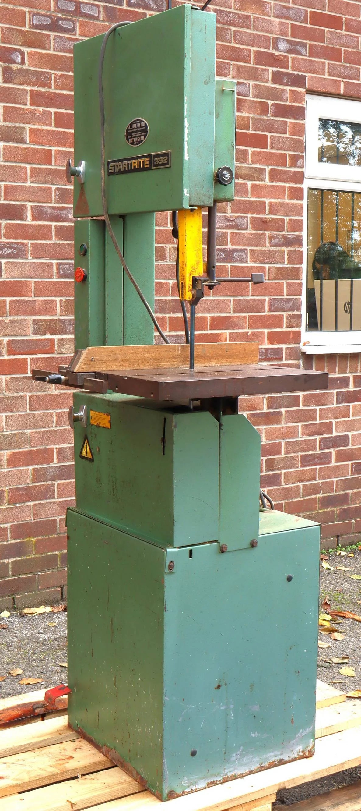 Startrite 352 vertical bandsaw