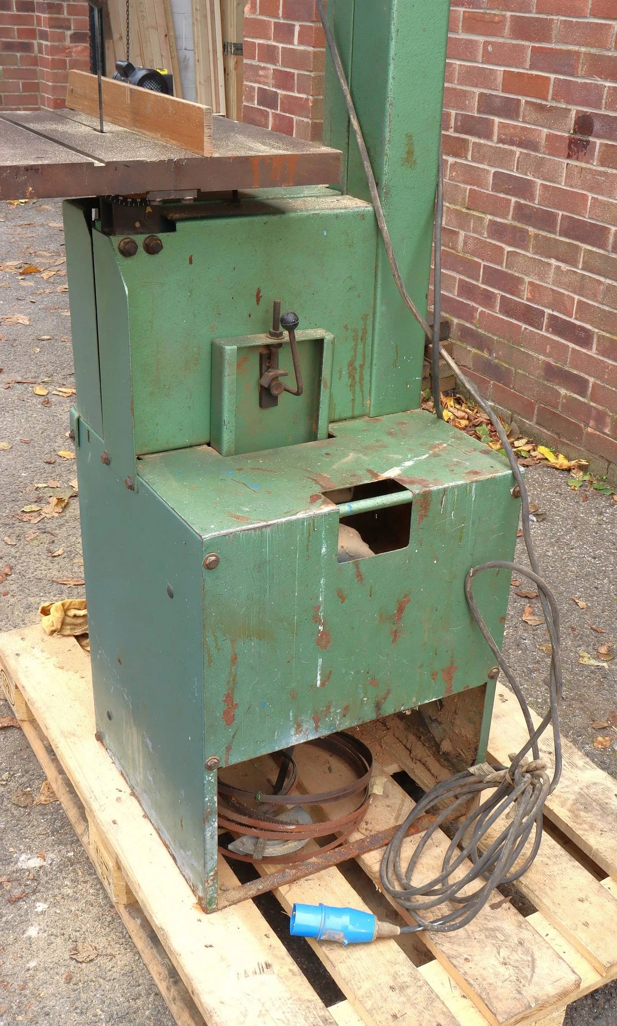 Startrite 352 vertical bandsaw