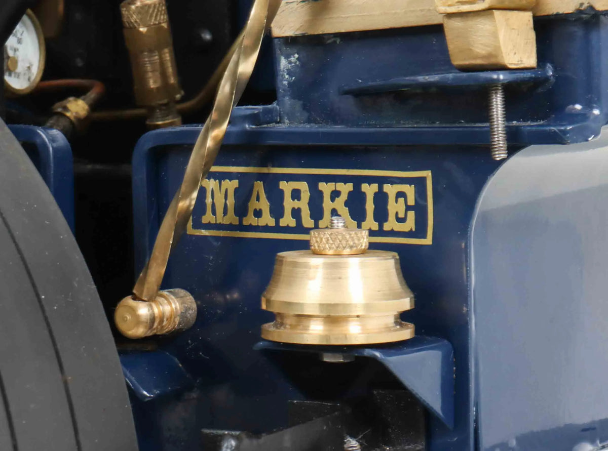 Markie Showmans engine with living van