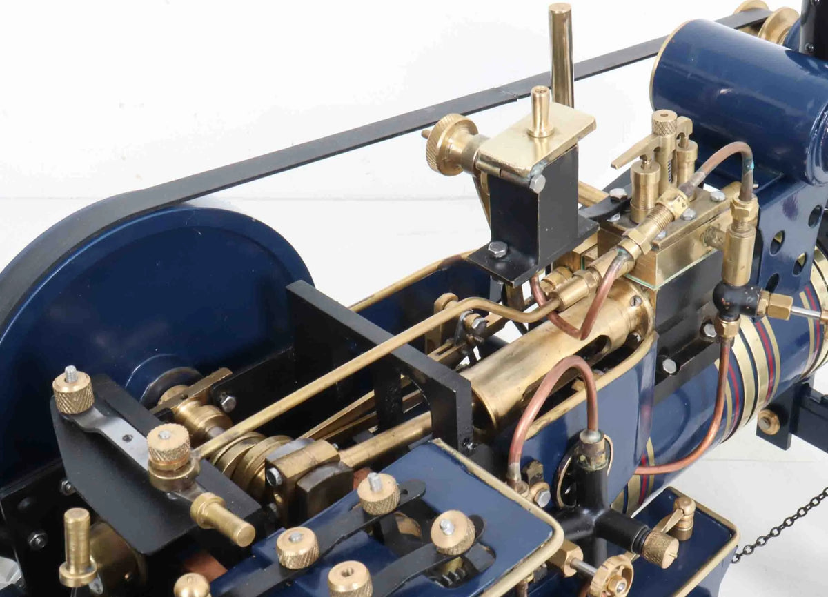 Markie Showmans engine with living van