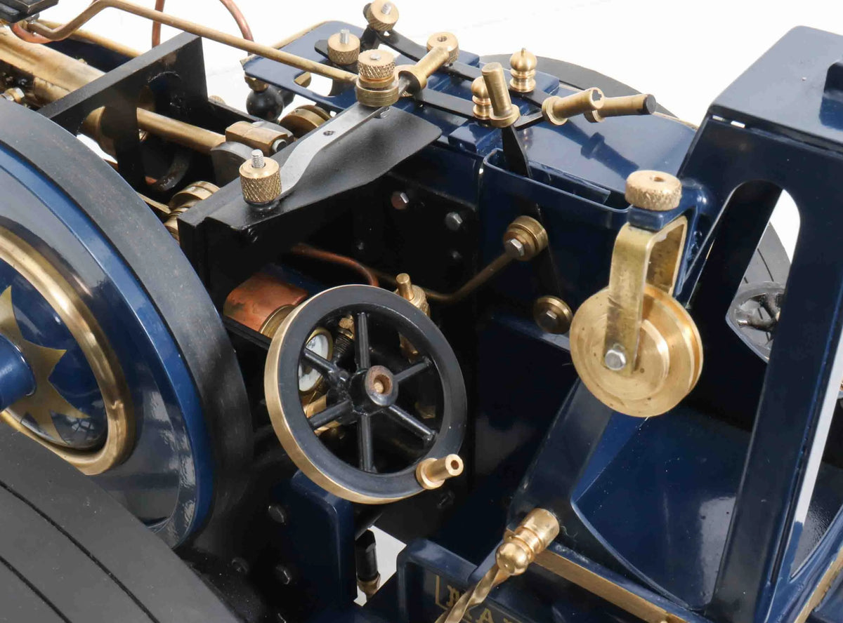 Markie Showmans engine with living van