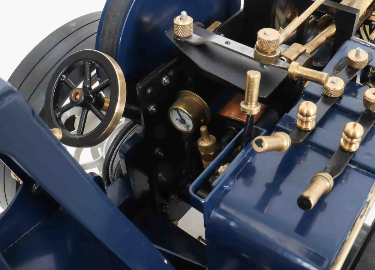 Markie Showmans engine with living van