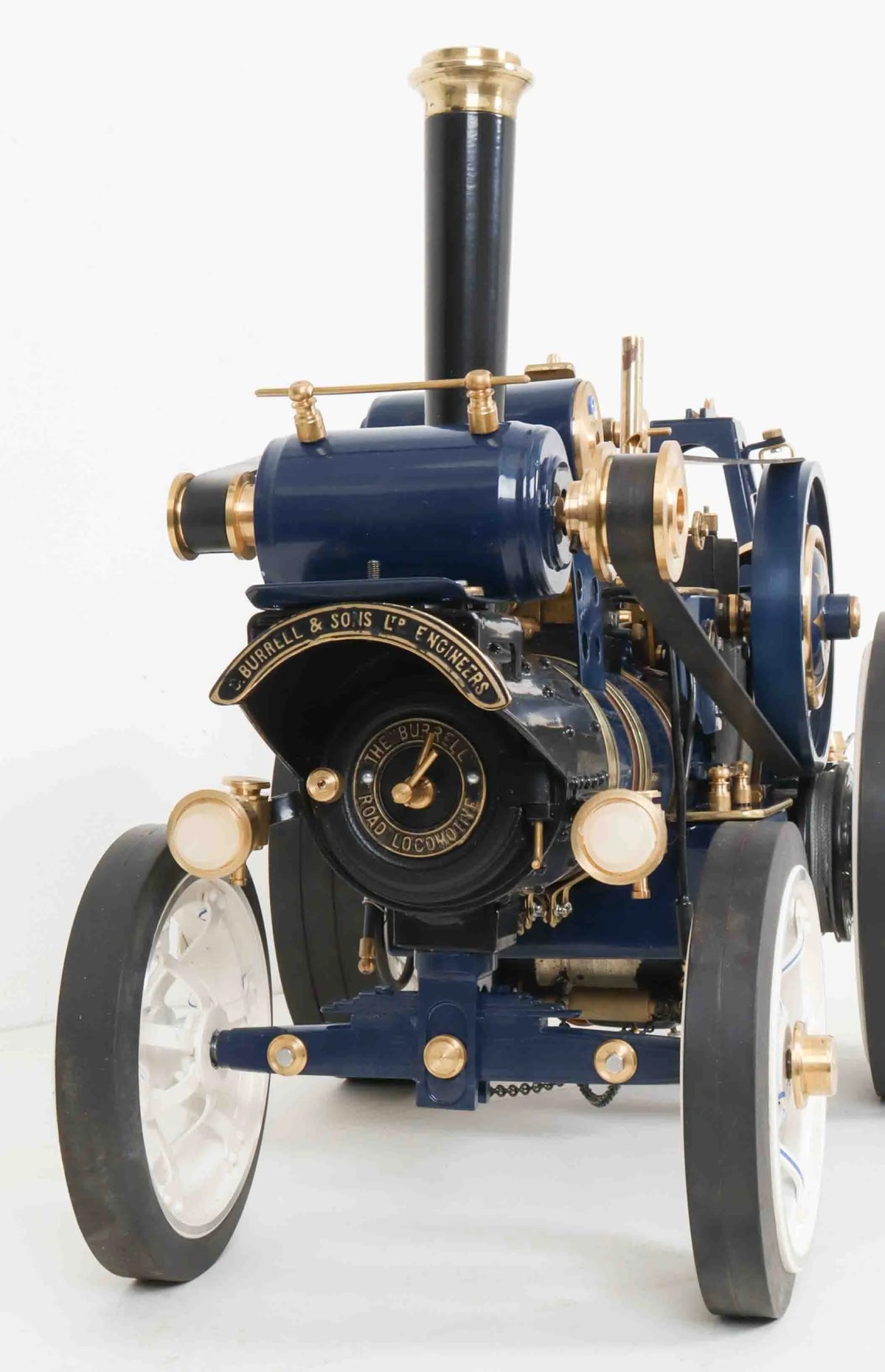 Markie Showmans engine with living van