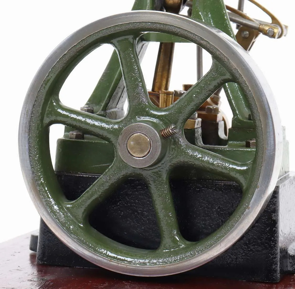 Stuart 10V vertical engine with reversing gear