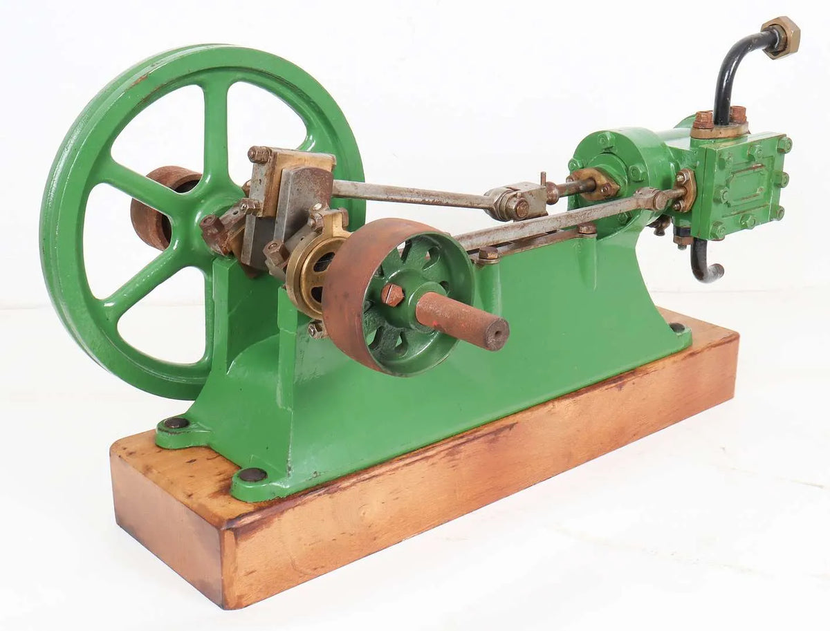 Small full size horizontal engine