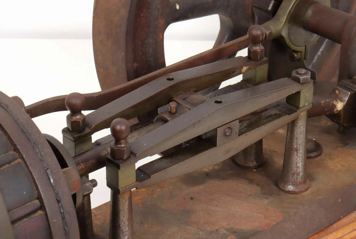 Vintage horizontal workshop engine