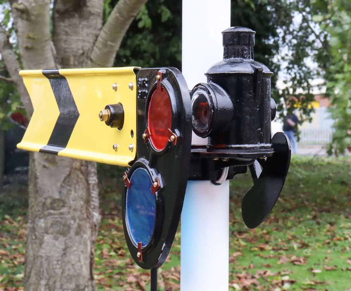 Quarter scale GWR lower quadrant distant signal
