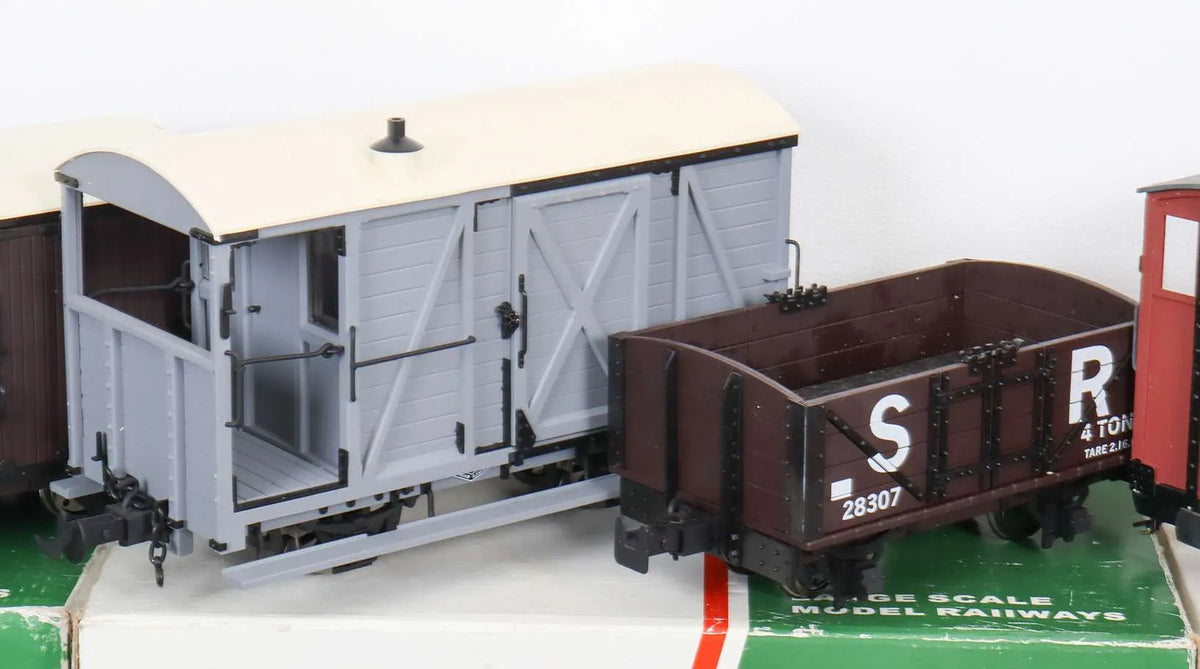 Assorted 16mm SM32 rolling stock