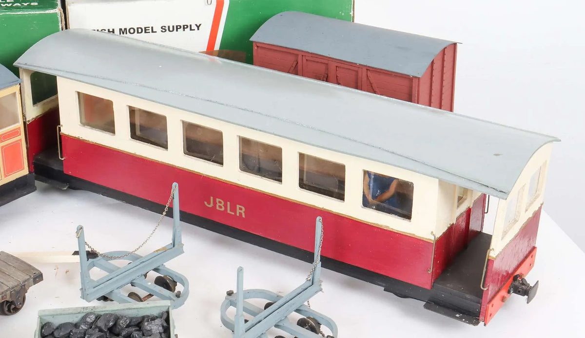 Assorted 16mm SM32 rolling stock