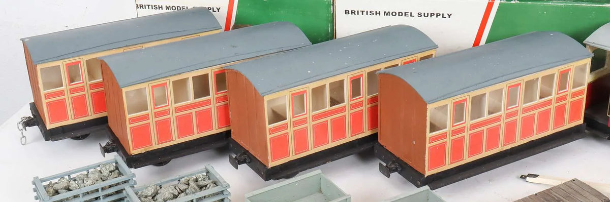 Assorted 16mm SM32 rolling stock