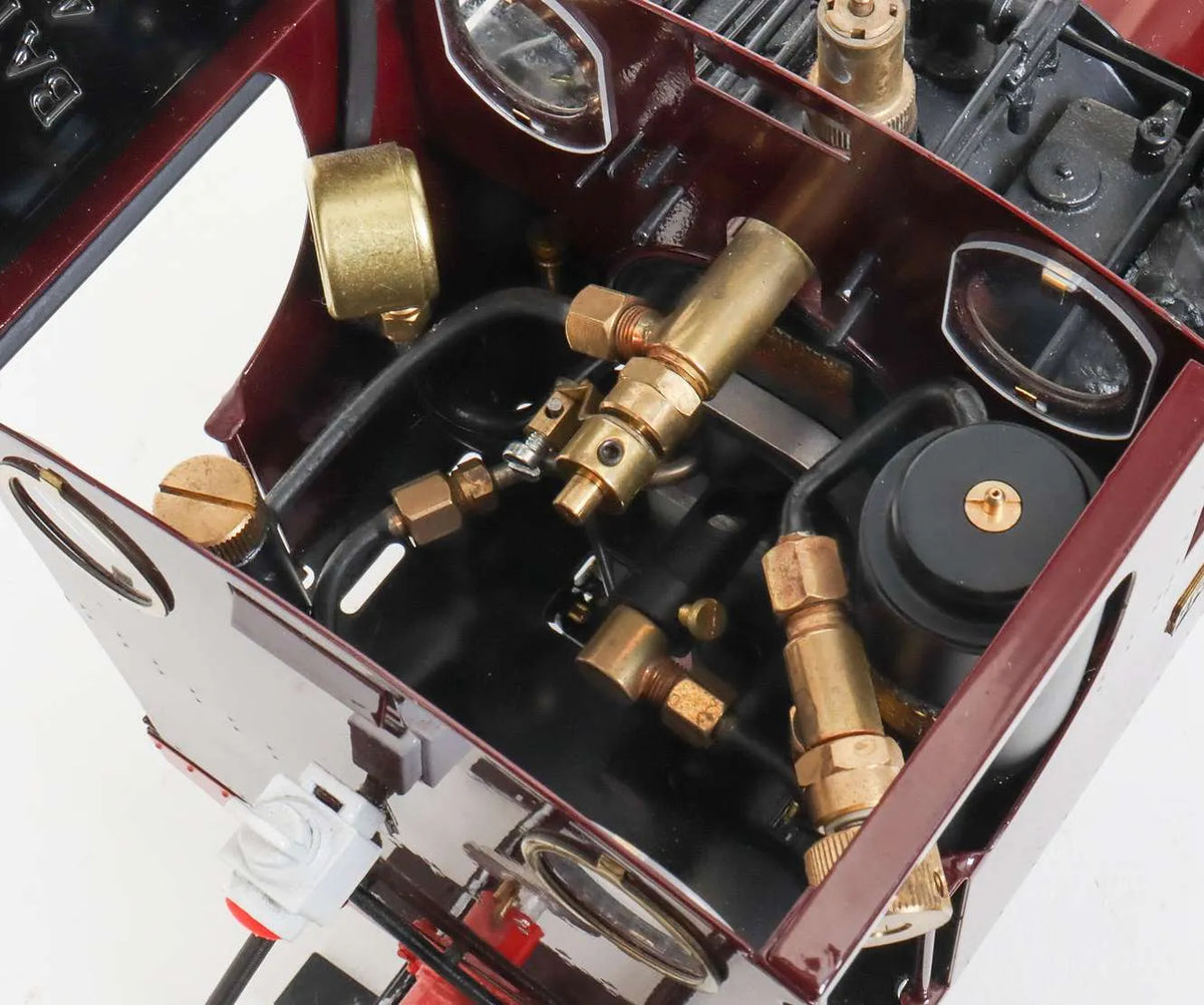 32mm narrow gauge radio-controlled Roundhouse WHR "Russell"