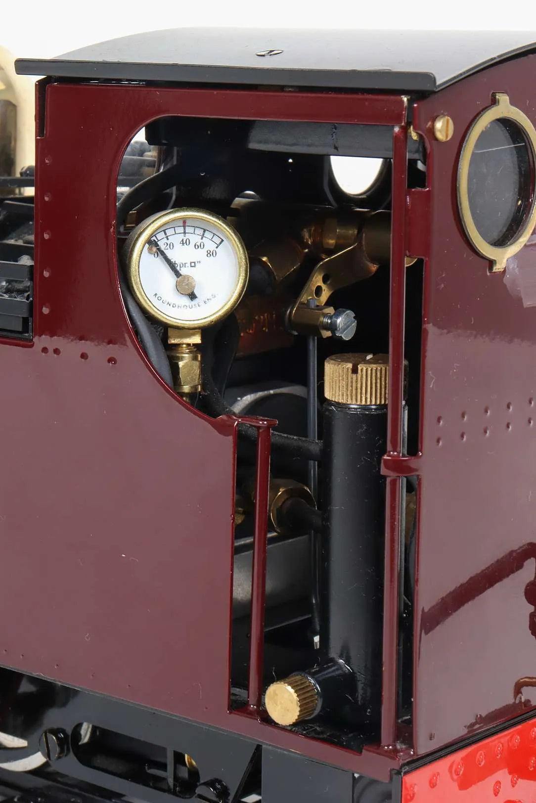 32mm narrow gauge radio-controlled Roundhouse WHR "Russell"