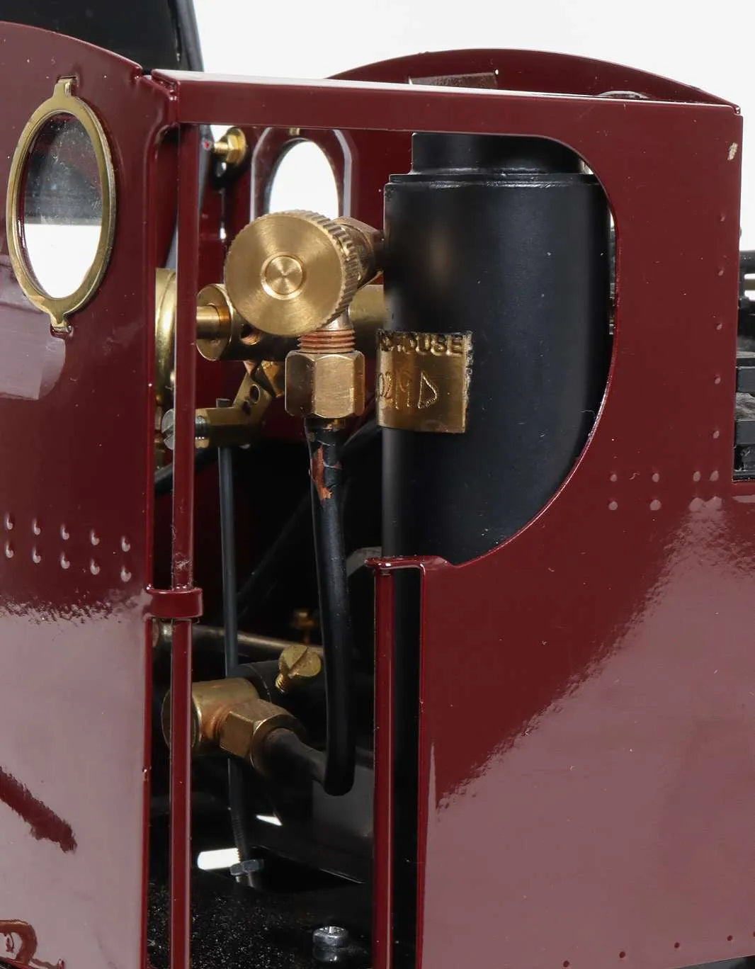 32mm narrow gauge radio-controlled Roundhouse WHR "Russell"
