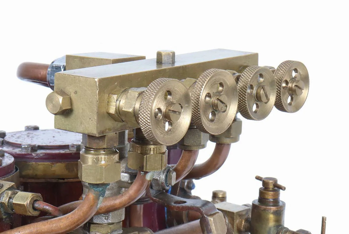 Large twin cylinder vertical engine