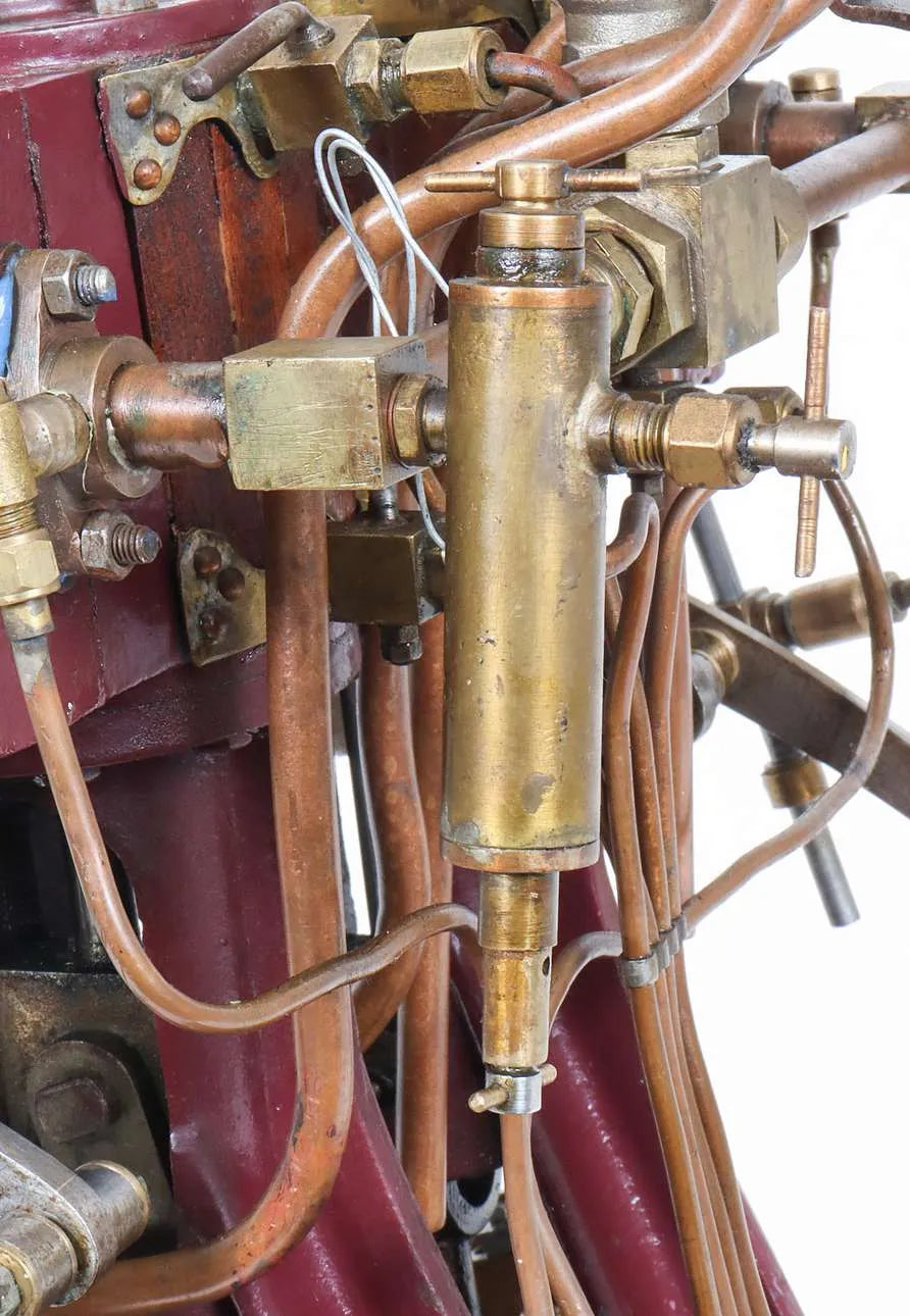 Large twin cylinder vertical engine