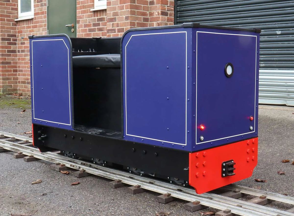 7 1/4 inch narrow gauge tram