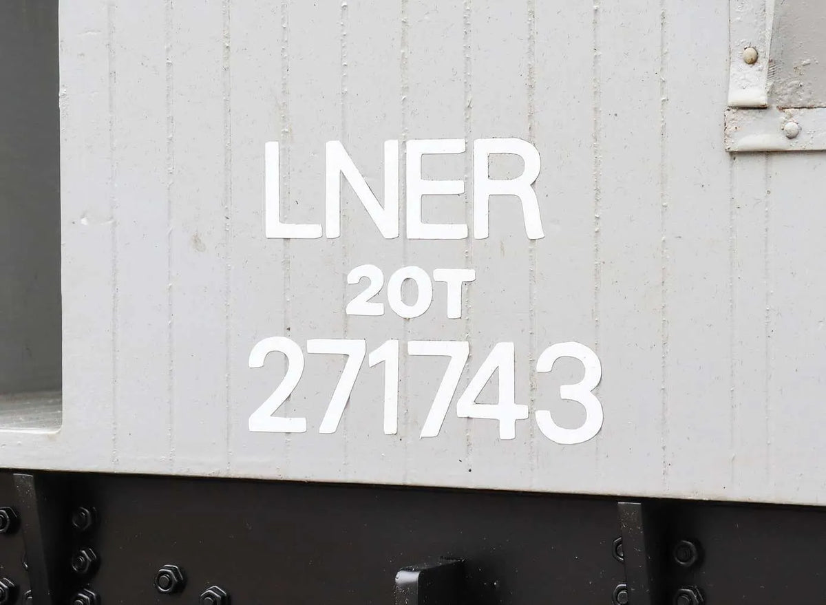 7 1/4 inch gauge LNER 18T brake van