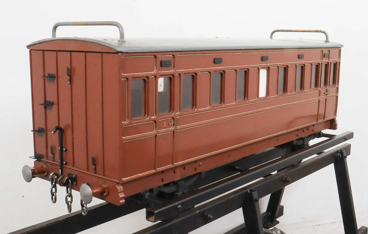7 1/4 inch gauge vintage four-wheeled coach