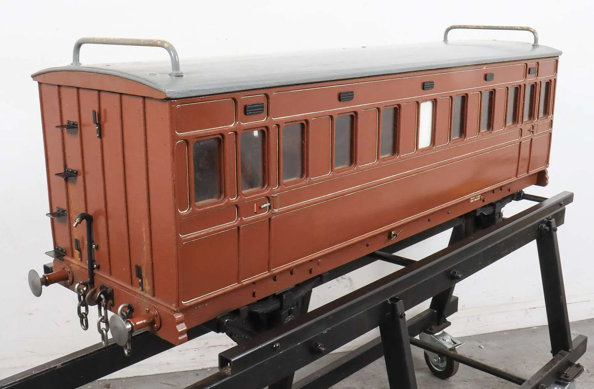 7 1/4 inch gauge vintage four-wheeled coach