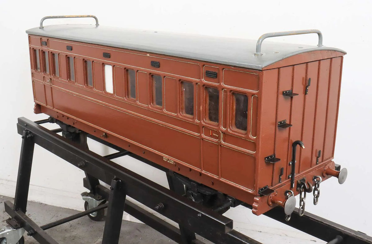 7 1/4 inch gauge vintage four-wheeled coach