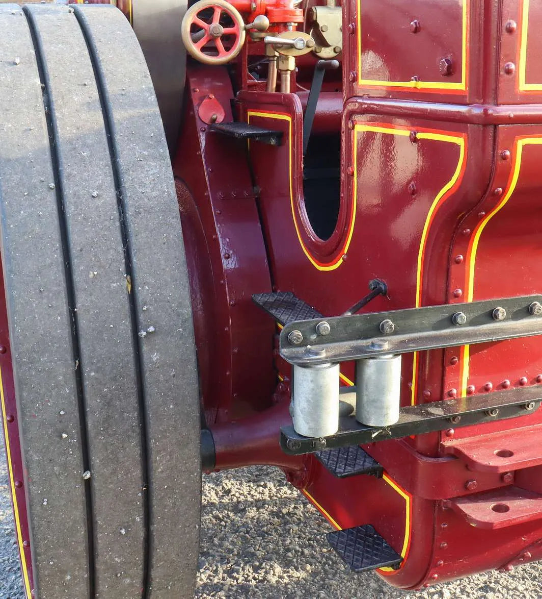 4 inch scale Burrell DCC road locomotive