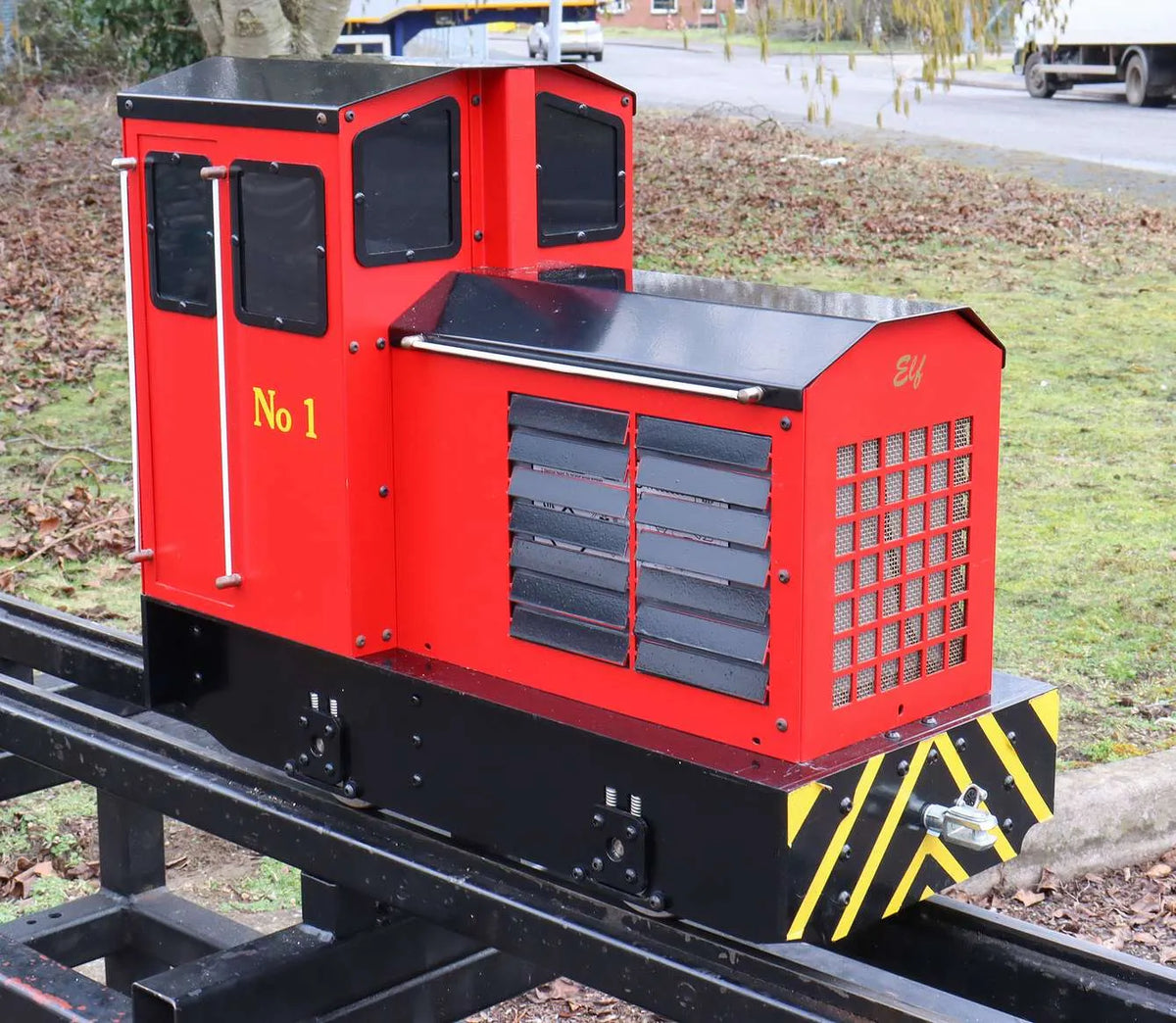 5 inch narrow gauge 0-4-0 battery electric