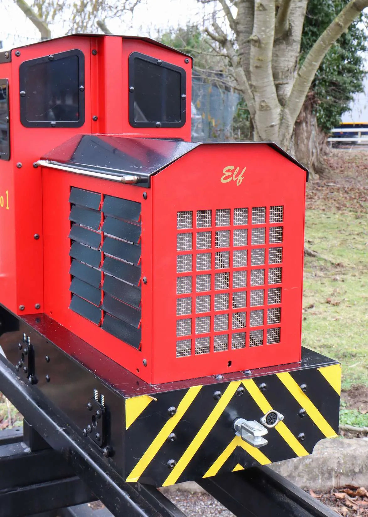 5 inch narrow gauge 0-4-0 battery electric