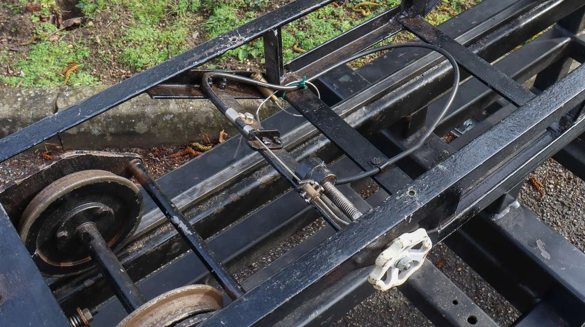 5 inch LMS luggage van