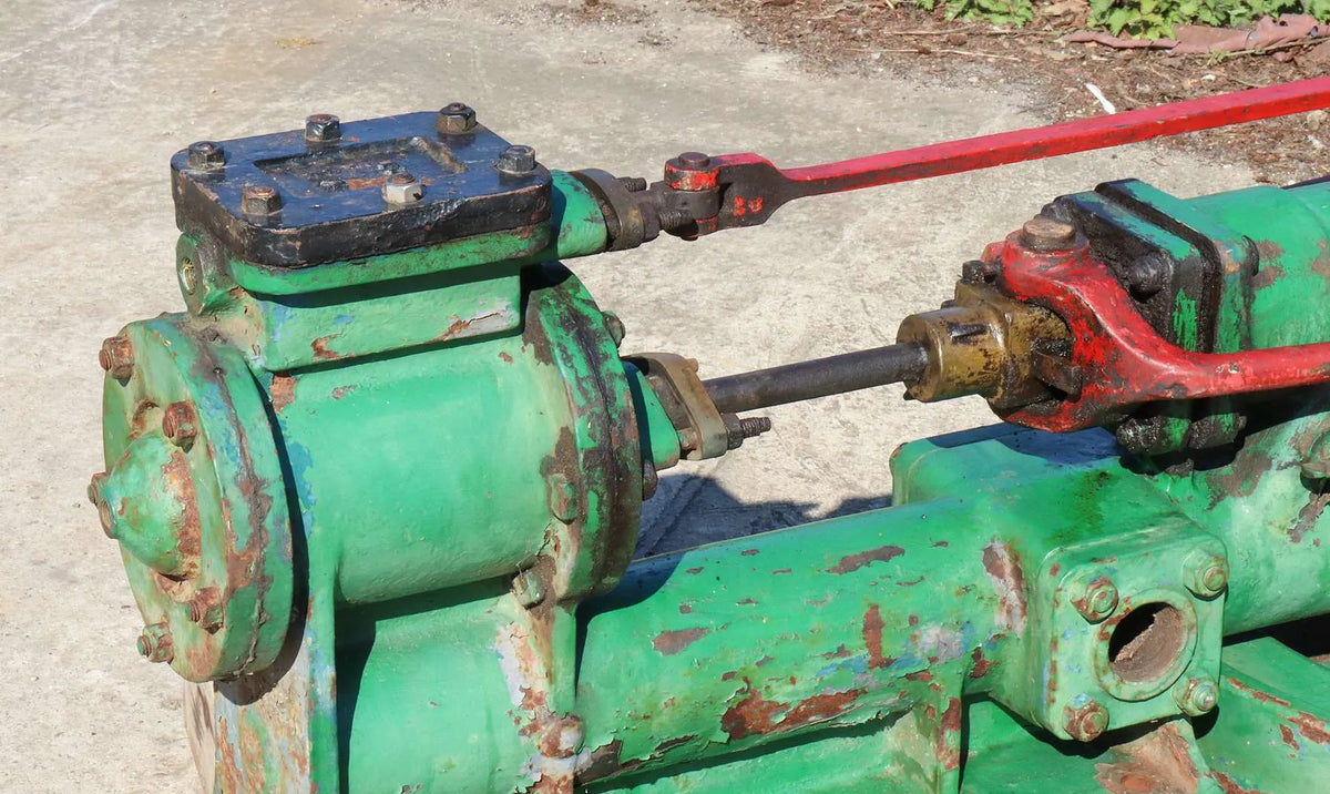 Wall-mounted rotative steam pump