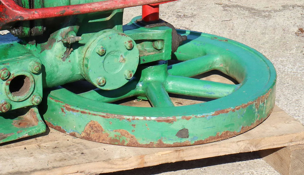 Wall-mounted rotative steam pump