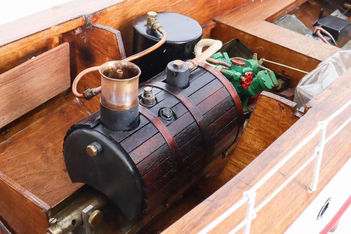 Radio controlled steam boat with twin cylinder gas-fired plant