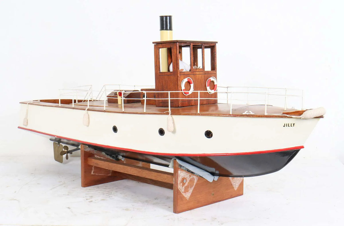 Radio controlled steam boat with twin cylinder gas-fired plant