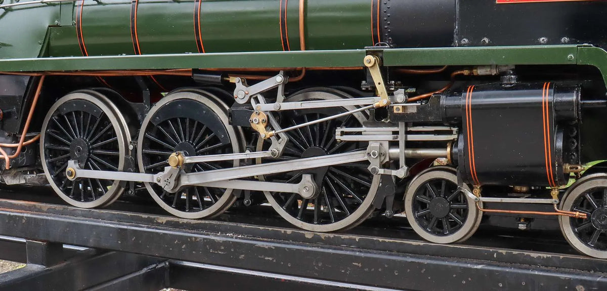 5 inch gauge BR Standard Class 7 No.70013 "Oliver Cromwell"