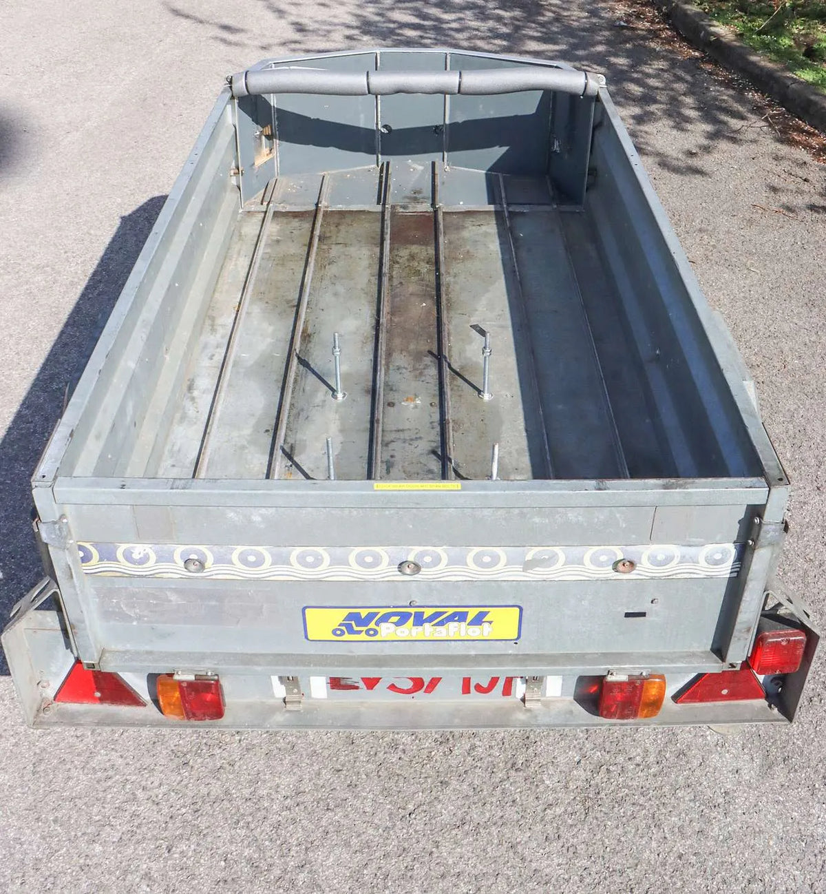 Single axle 5' x 3' road trailer