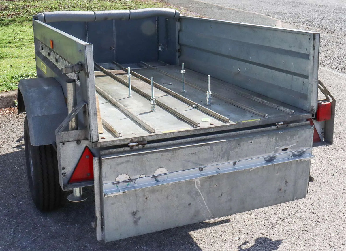 Single axle 5' x 3' road trailer