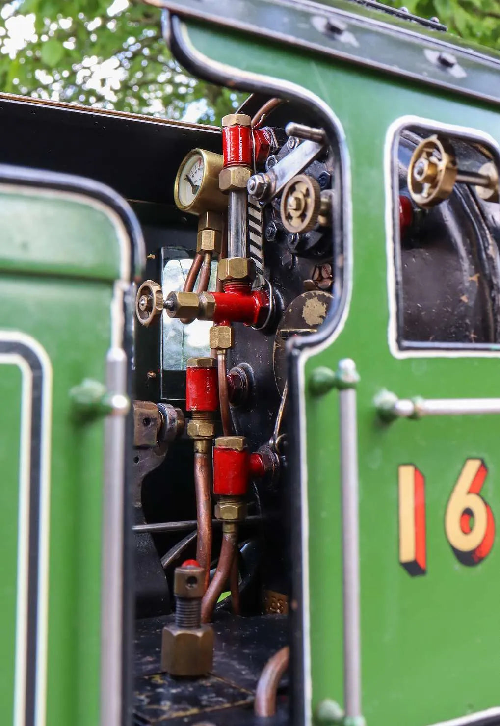 3 1/2 inch gauge LNER B2 4-6-0