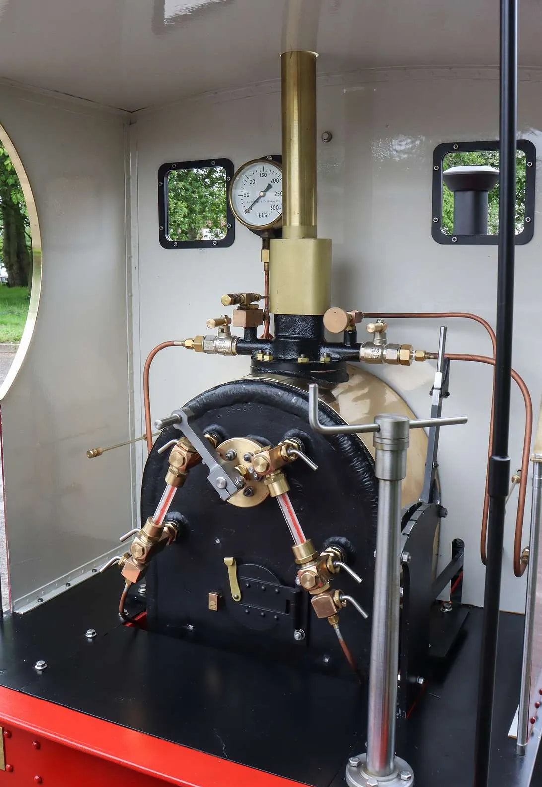 7 1/4 inch narrow gauge Hunslet 0-4-0ST "Lilla" with tender