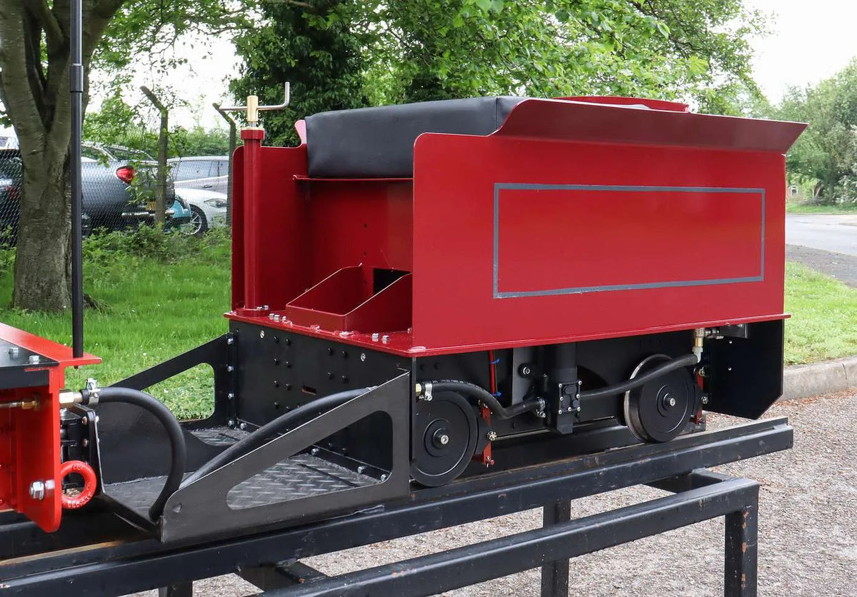 7 1/4 inch narrow gauge Hunslet 0-4-0ST "Lilla" with tender
